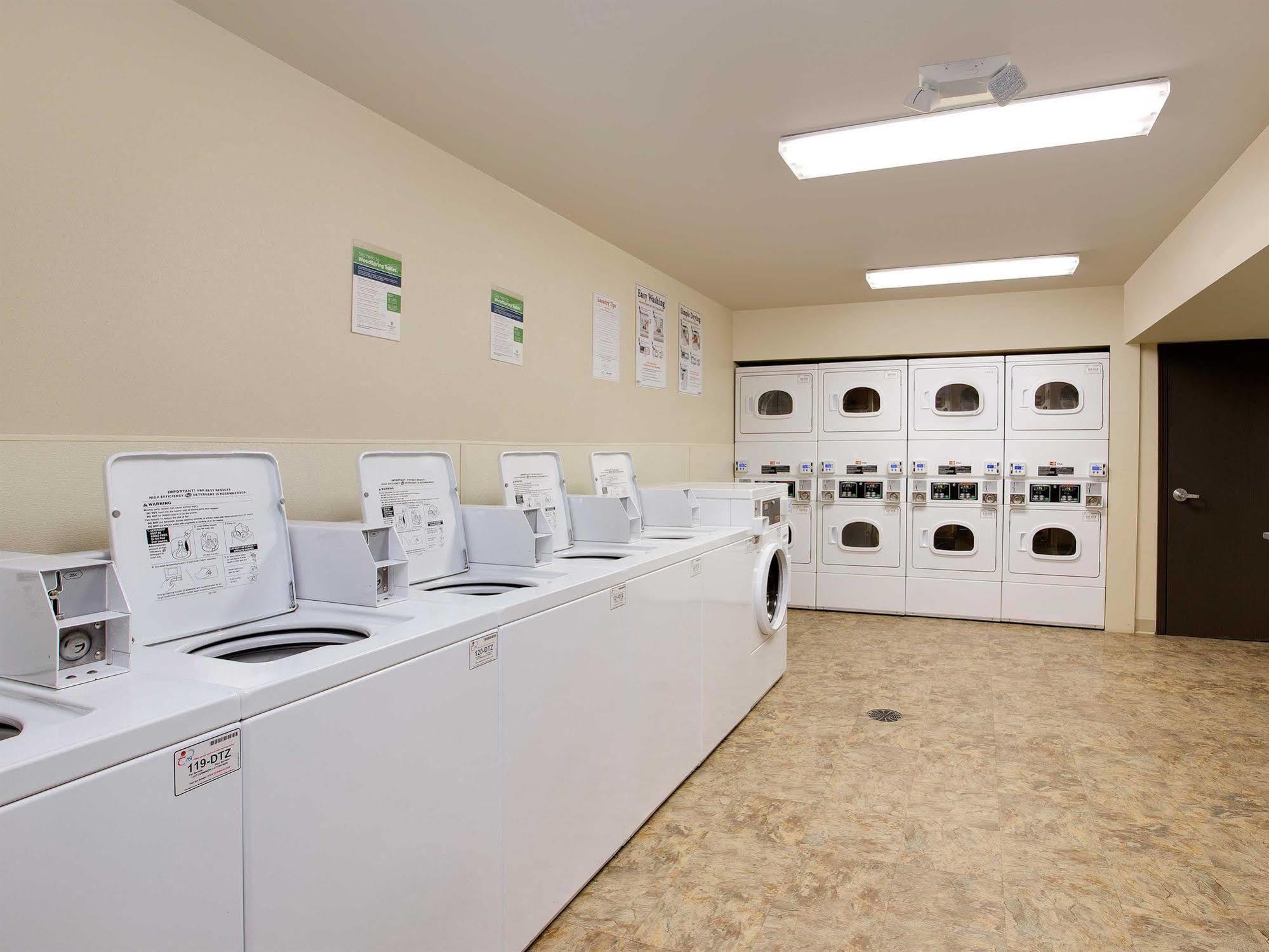 Woodspring Suites Columbus North I-270 Екстериор снимка